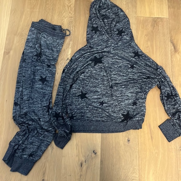 Navy blue with stars sweatsuit - Picture 1 of 2